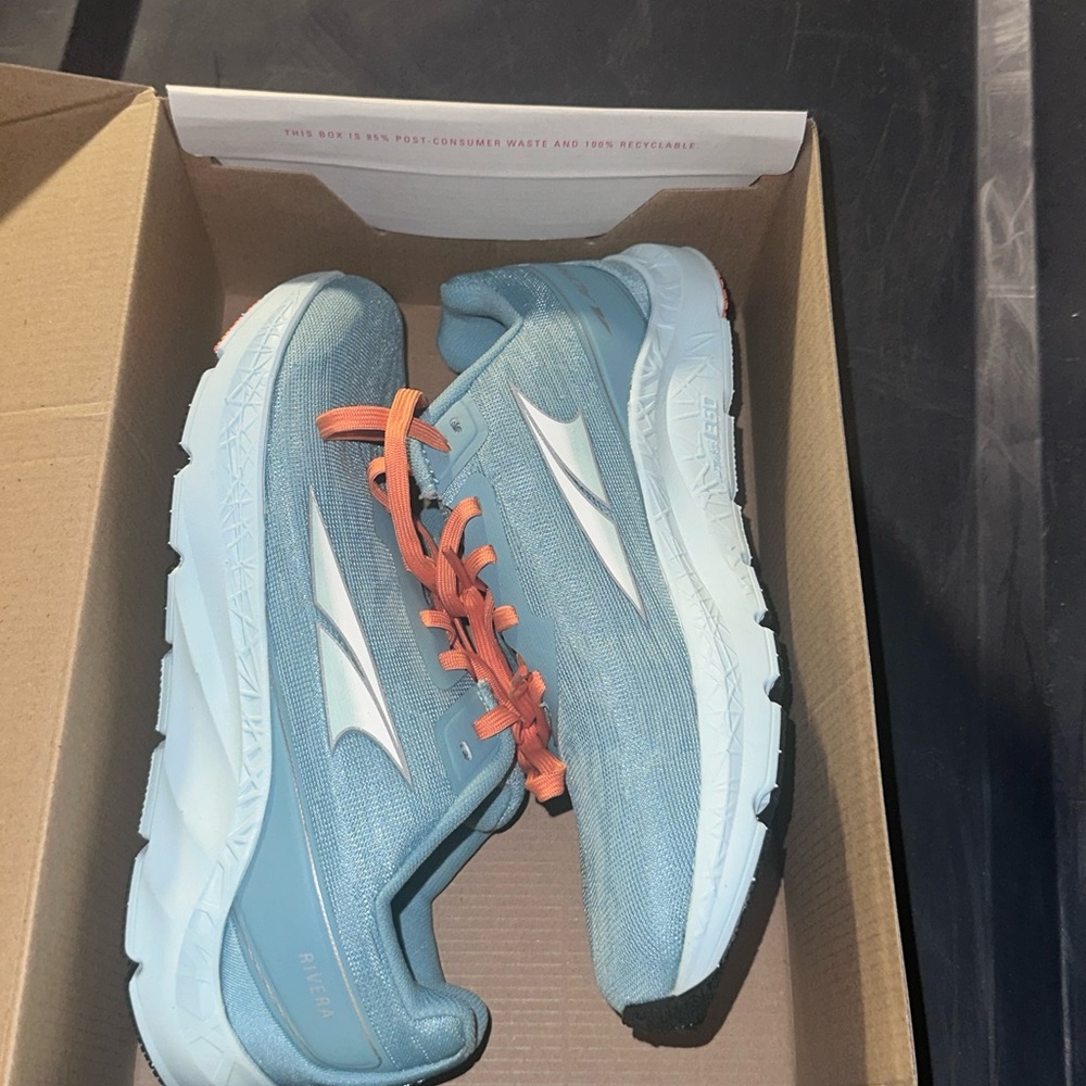 Altra Women's Rivera Sneakers Size 7 NWOT